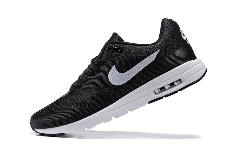 air max thea femme noir et blanche